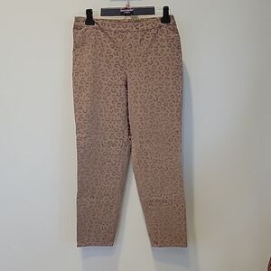 Isaac MIZRAHI LIVE tan pants with fuzzy leopard print design.  Size is 8